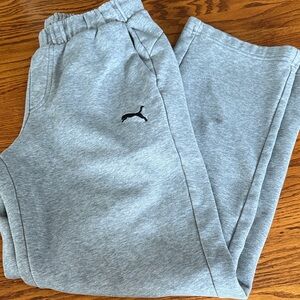 Puma Woman’s Light Gray Sweatpants
